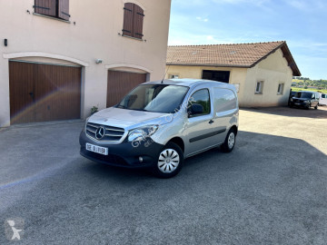 Fourgonnette Mercedes