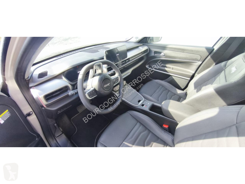 Samochód dostawczy Jeep AVENGER 1.2 Turbo T3 -...