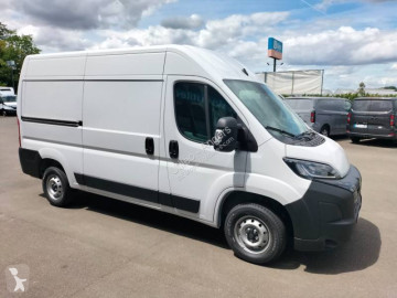 Fourgon moyen Peugeot