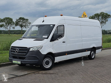 Fourgon Mercedes