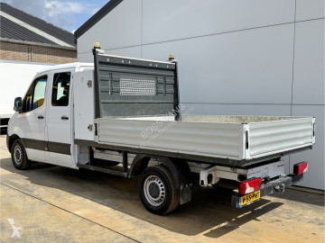 Utilitaire plateau Mercedes