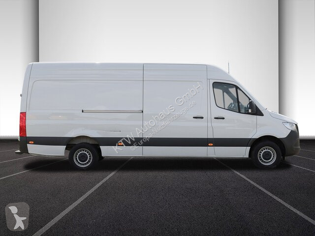 Коммерческий автомобиль Mercedes Sprinter 317...