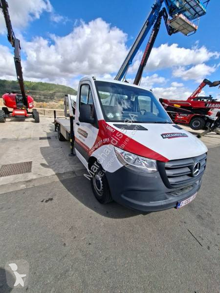 Samochód dostawczy Mercedes