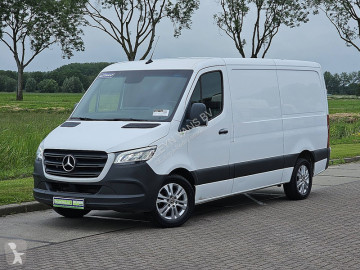 Furgon dostawczy Mercedes