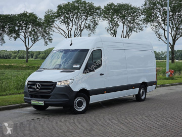 Furgon dostawczy Mercedes
