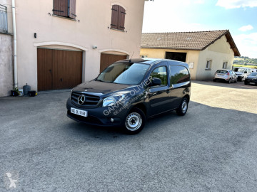 Fourgonnette Mercedes