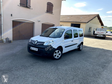 عربة نفعية مقفلة Renault