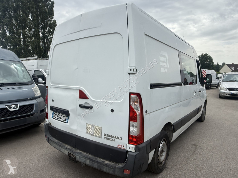 Véhicule utilitaire Renault MASTER III FG F3300...