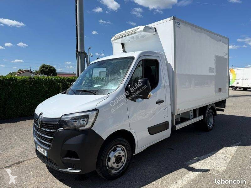 عربة نفعية Renault