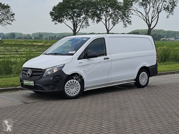 Furgon dostawczy Mercedes