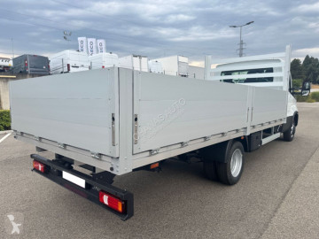 عربة نفعية بصندوق ذي حجم كبير Iveco