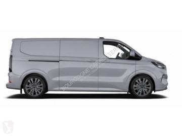 عربة نفعية مقفلة Ford
