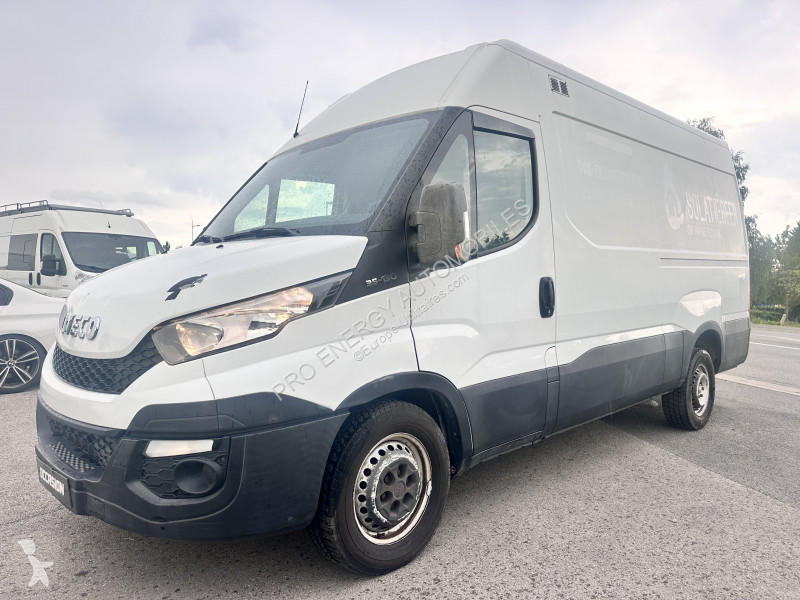 Véhicule utilitaire Iveco DAILY 35S FG 35S11V13