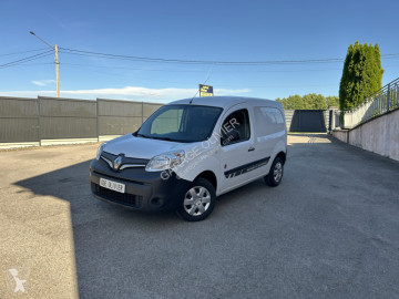 عربة نفعية مقفلة Renault