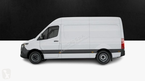 Furgon dostawczy Mercedes nowy