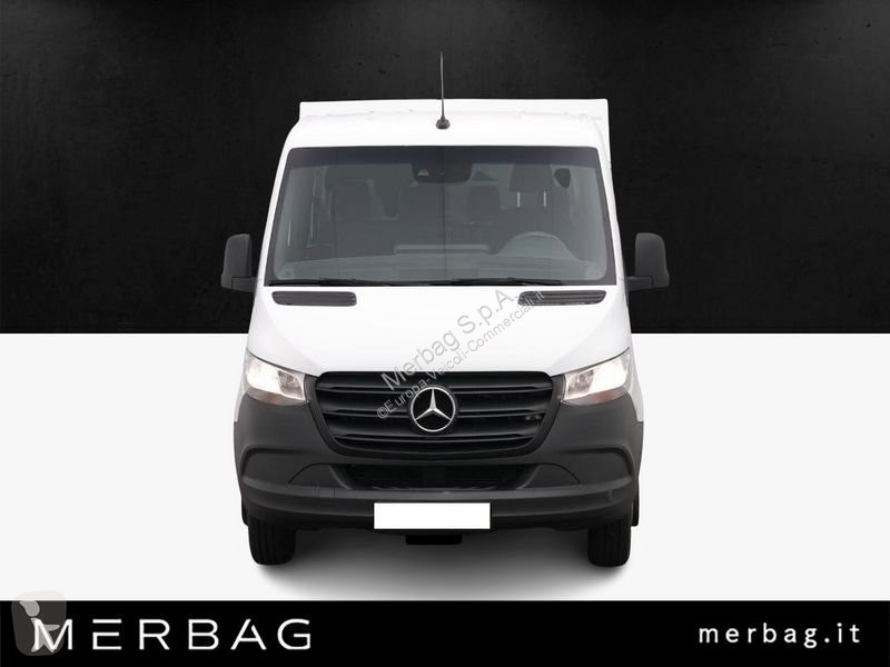Samochód dostawczy Mercedes