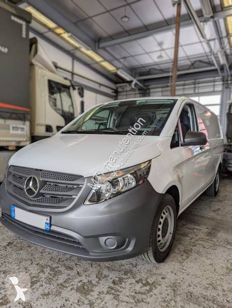 Samochód dostawczy Mercedes