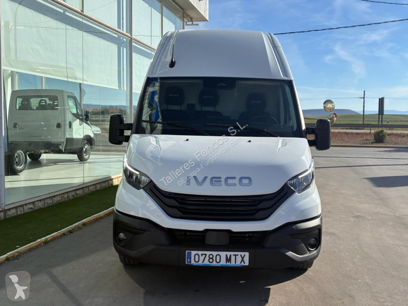 Furgoneta Iveco  35S18 V 18m3 AUTOMATICA