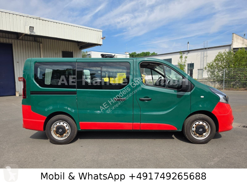عربة نفعية Renault Combi 9 Sitzer...