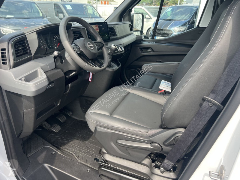 عربة نفعية Nissan INTERSTAR CCB BENNE 2 VANTAUX...