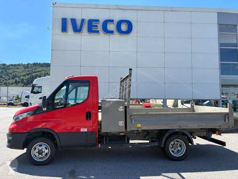 Véhicule utilitaire Iveco CCb 35C14 Benne +...