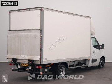 عربة نفعية مقفلة Renault