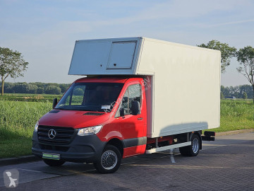 Furgon dostawczy Mercedes