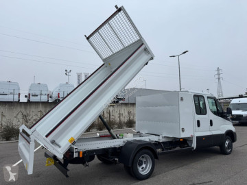 عربة نفعية هيكل ومقصورة Iveco