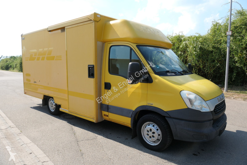 Véhicule utilitaire Iveco Daily 35 S11 C30C...