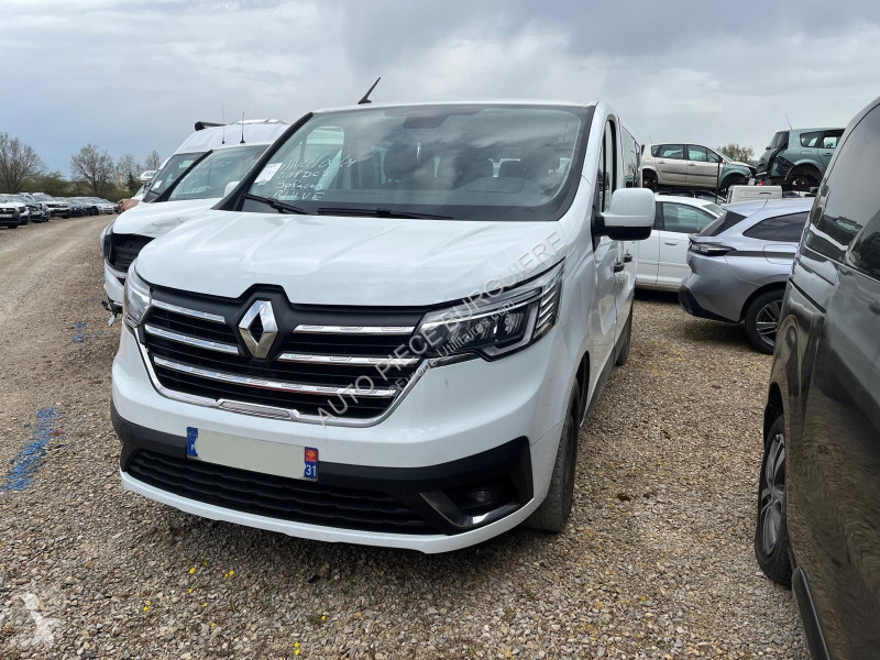 عربة نفعية Renault III 2.0 DCi 150 Intens 9...