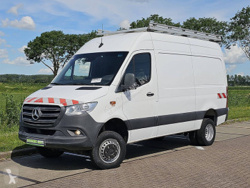 Fourgon Mercedes