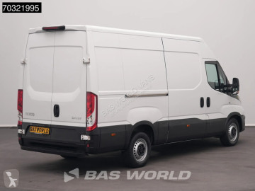 عربة نفعية مقفلة Iveco