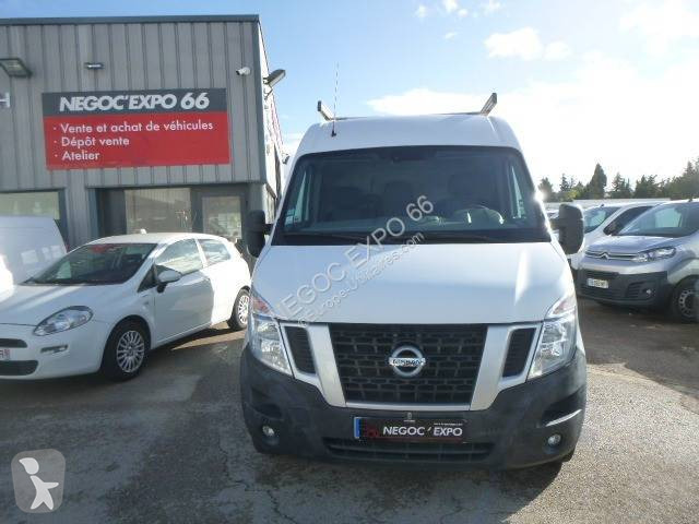 عربة نفعية Nissan