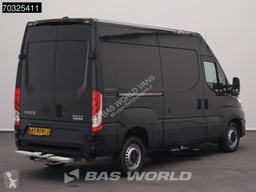 عربة نفعية مقفلة Iveco