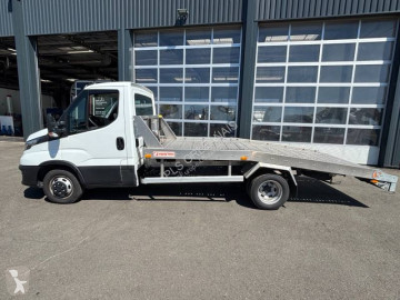Utilitaire porte voitures Iveco