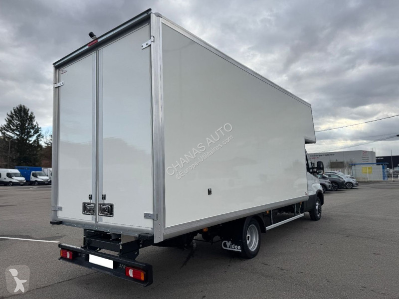 Véhicule utilitaire Iveco 35C18 A8 180CV 3L...