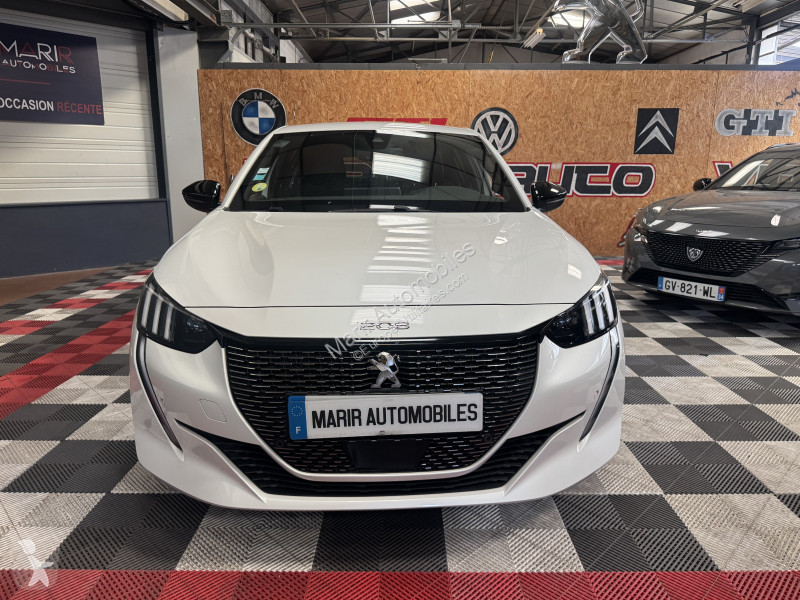 عربة نفعية Peugeot 208