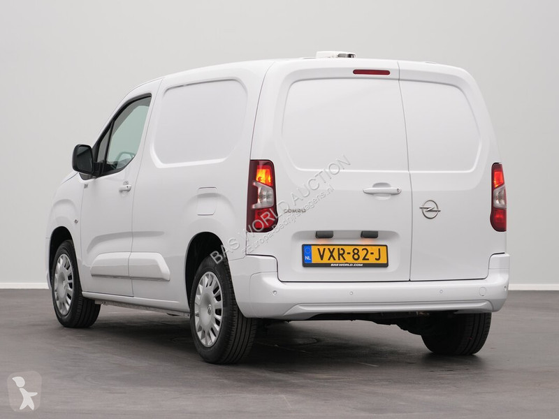 Лекотоварен автомобил Opel 110pk