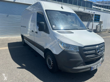 Fourgon Mercedes