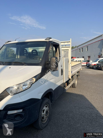 Utilitaire benne Iveco