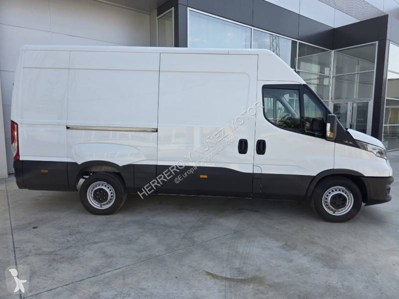 عربة نفعية Iveco