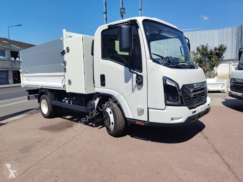 عربة نفعية Isuzu