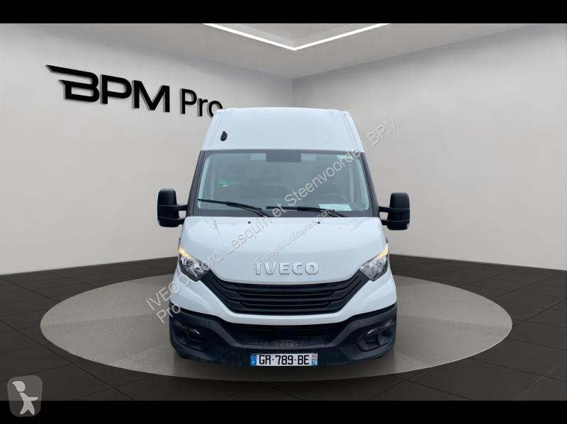 Véhicule utilitaire Iveco 35S Fg 35S14 V12 FOURGON