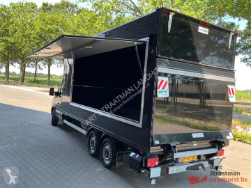 Utilitaire magasin Mercedes
