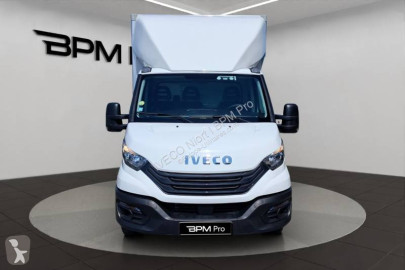 Dostawcza skrzynia o dużej pojemności Iveco