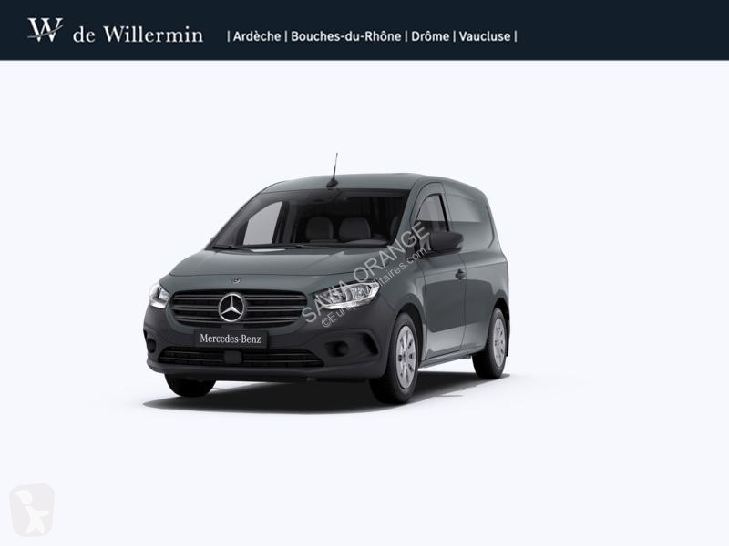 Véhicule utilitaire Mercedes 112 CDI Fourgon...