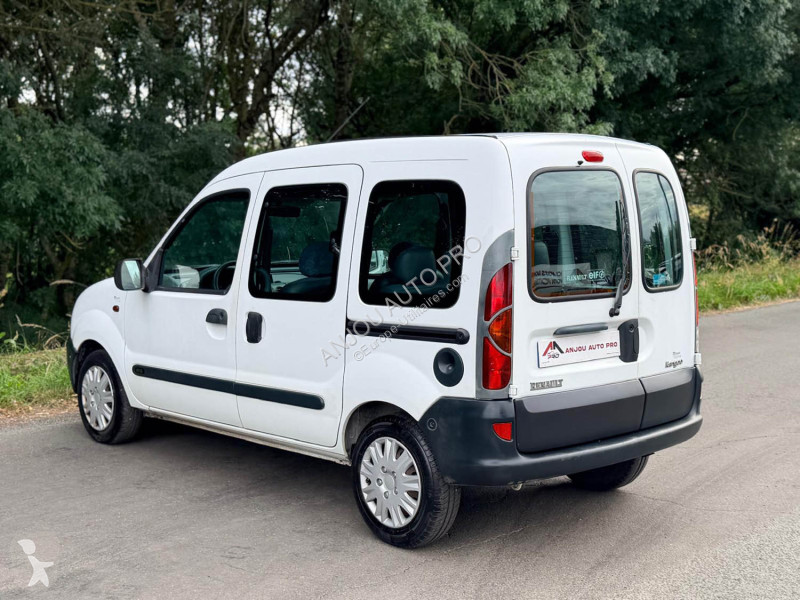 عربة نفعية Renault 1.9D 65CH RTA D65 FAIBLE...