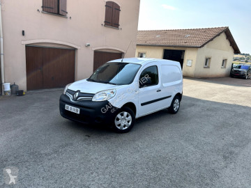 عربة نفعية مقفلة Renault