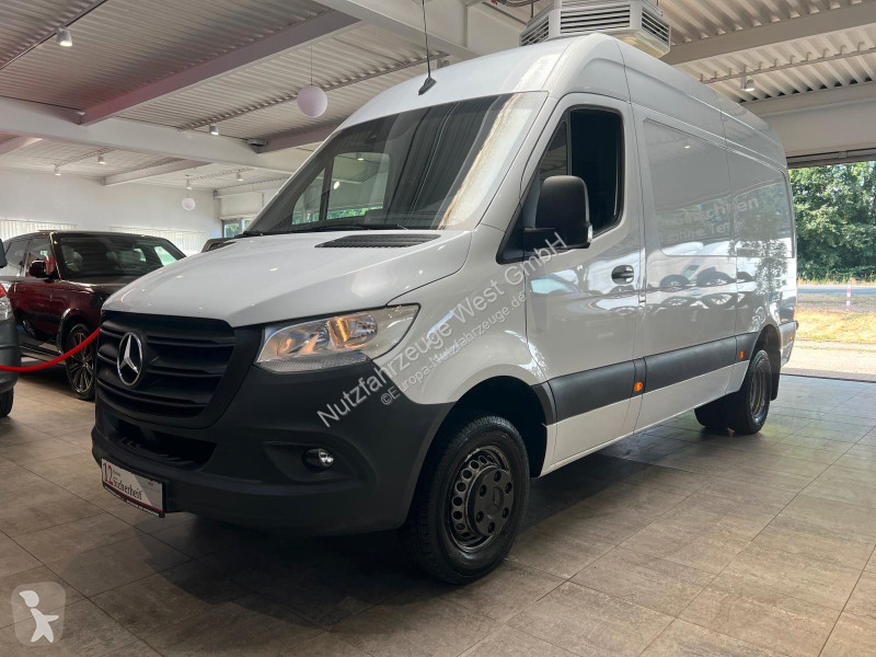 Mercedes 516...