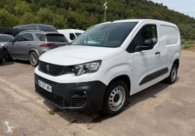 عربة نفعية مقفلة Peugeot